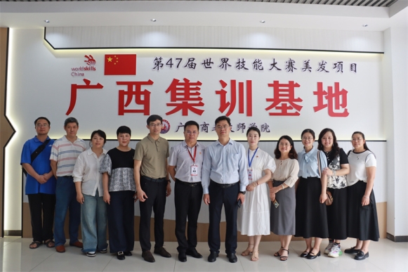 廣西城市建設學校領導一行蒞臨我院傳經送寶